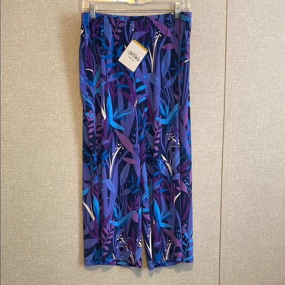 Bob Mackie Pants - NWT Bob Mackie Wearable Art Blue & Purple Printed Wide-Leg Women’s Gaucho Pants